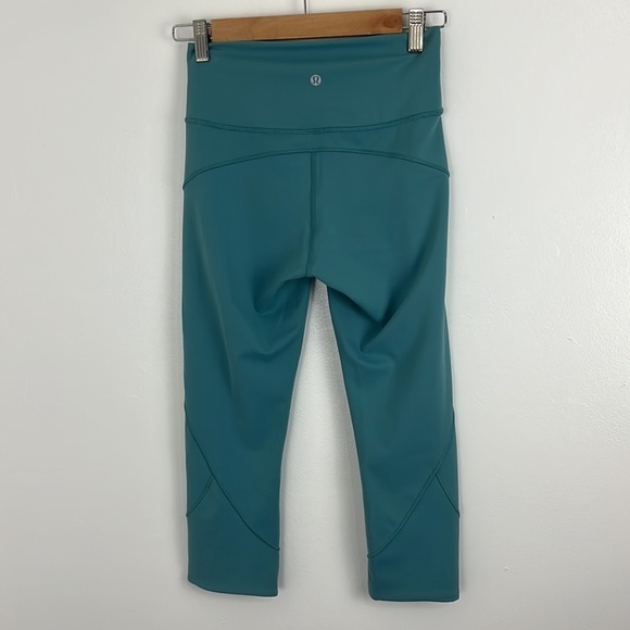 Lululemon In Movement Crop in Pacific Breeze - Picture 7 of 9